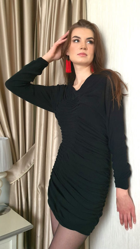 obcisła sukienka dzianinowa Es'Givien