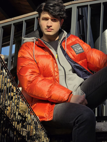 pomarańczowa kurtka puchowa Armani Exchange zdjęcie 2