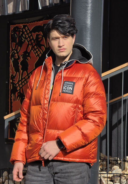 pomarańczowa kurtka puchowa Armani Exchange zdjęcie 4