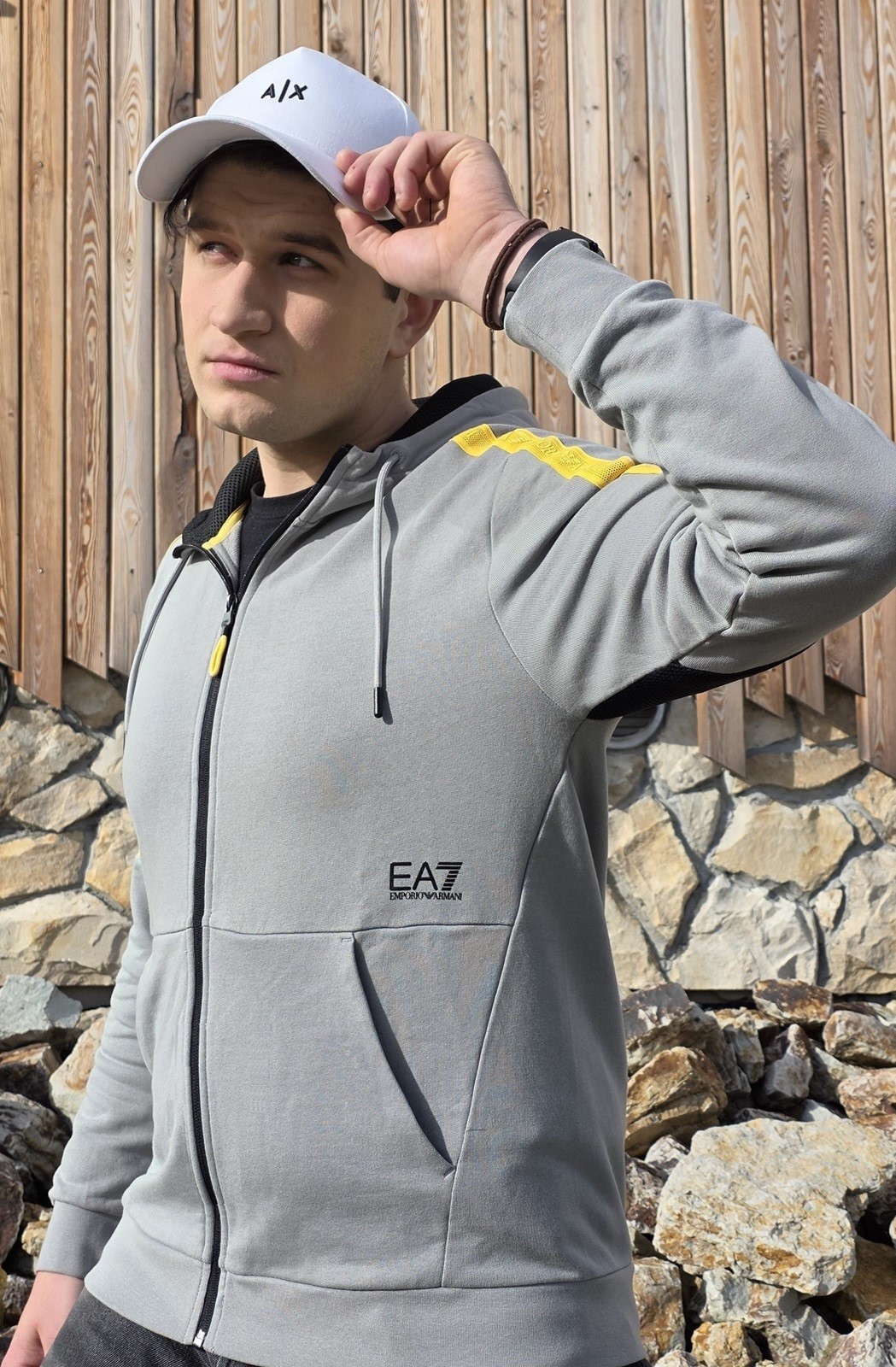 szara bluza Emporio Armani EA7  zdjęcie 1